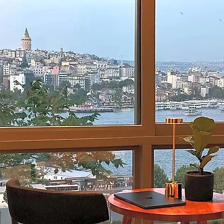 The Halic Bosphorus Szálloda *